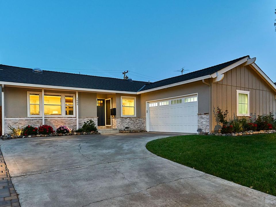 1st image of 1665 Hyacinth Ln