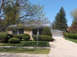 3232 Greenleaf Ave, Wilmette, IL