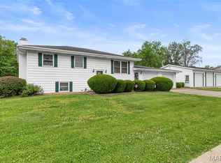 220 Elvira Dr, Fairview Heights, IL 62208