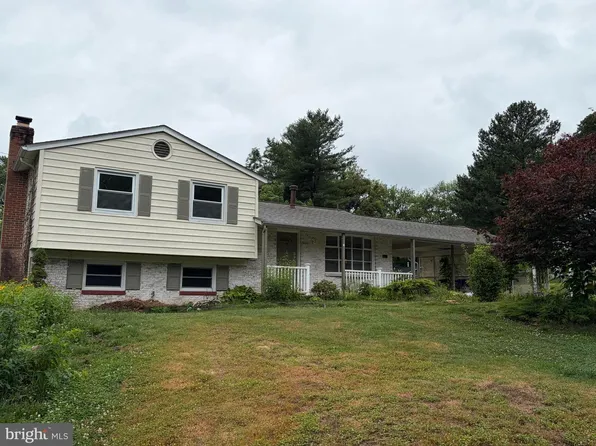 17630 Wheat Fall Dr, Rockville, MD 20855