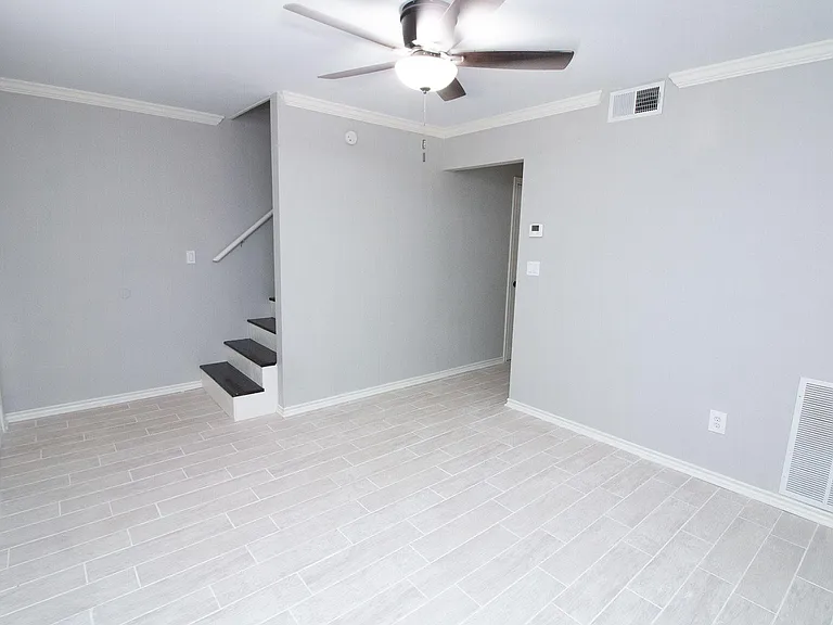 114 Scofield Ave #109 — Photo 6