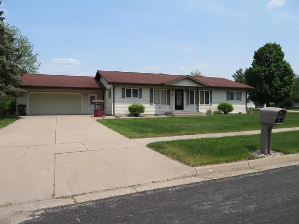 1595 Canterbury DRIVE, Reedsburg, WI 53959
