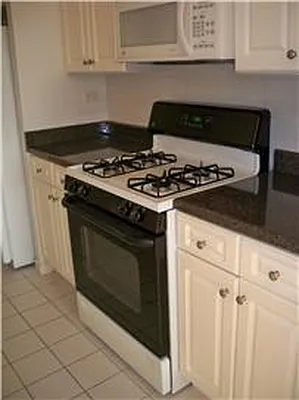 Rented by Front Line NY Realty | media 22