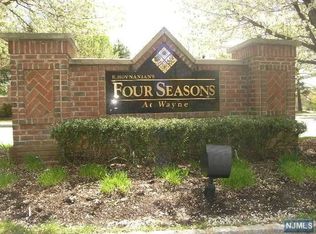 712 Four Seasons Dr #712, Wayne, NJ