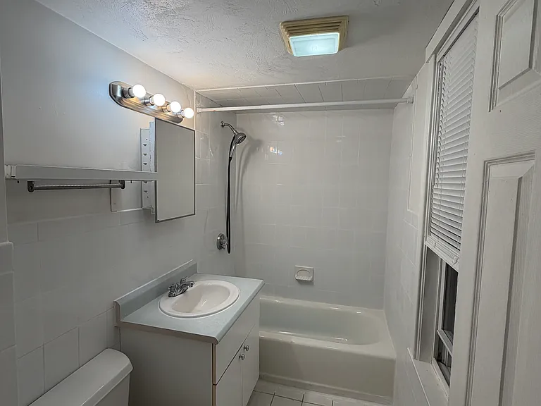 32 Heaton Ave #2 — Photo 4