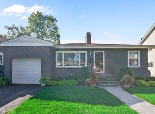 621 Gierz St, Downers Grove, IL 60515