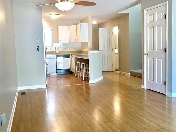 4th image of 1102 Fern Hollow Dr