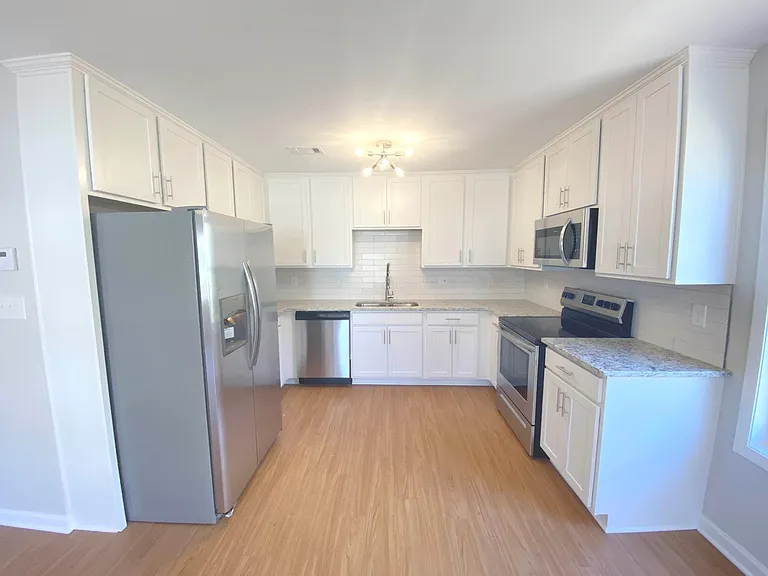 1575 Foote St NE #B — Photo 10