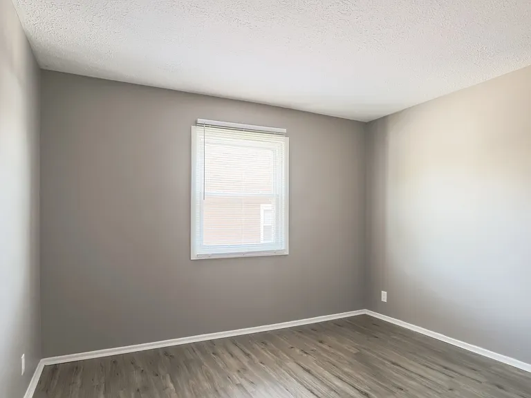 Rivershore Apartments — Photo 21