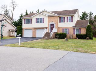 16903 Cavalry Dr, Williamsport, MD 21795