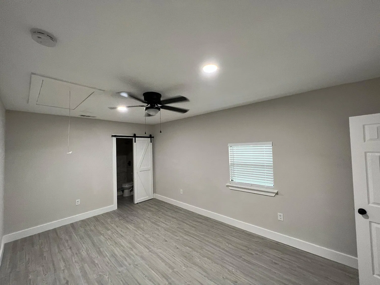 2314 Anderson St — Photo 4