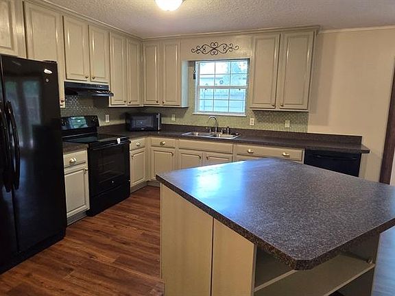 4th image of 5401 NW 63rd Pl