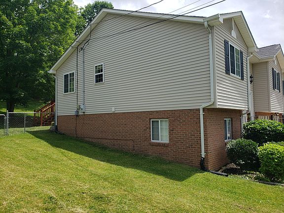4th image of 3820 Alderwood Dr