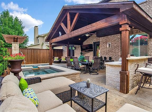4th image of 7108 Underwood Dr