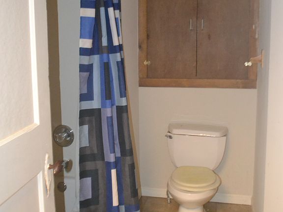 Bathroom Apartment 1