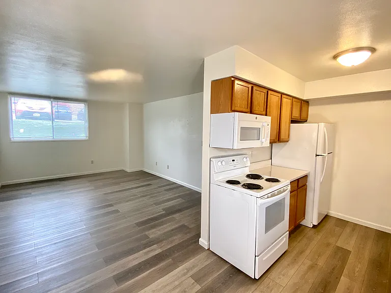 Carriage Hill Apartments — Photo 20
