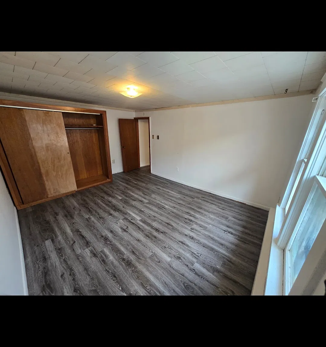 3 bed, 1.5 bath, 1450 sqft, $1,200 — Photo 3