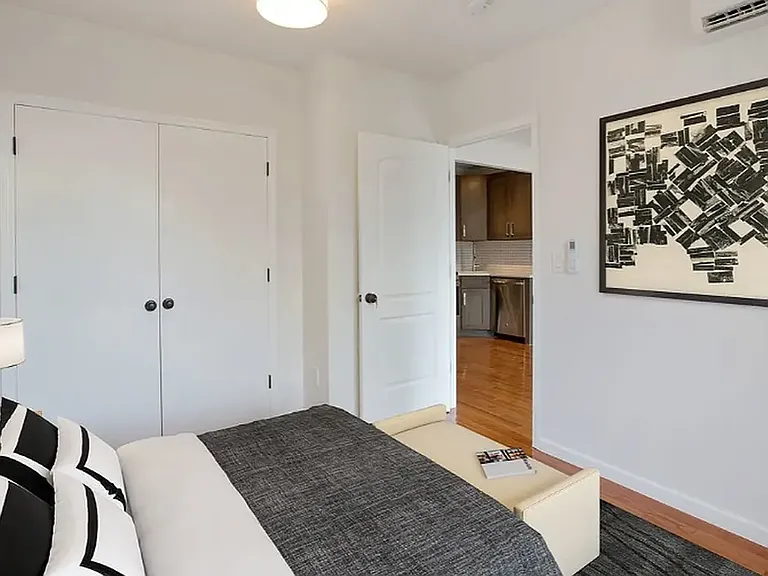 961 Madison St #1F — Photo 11