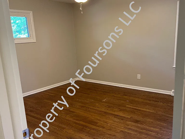7908 W 92nd St — Photo 10