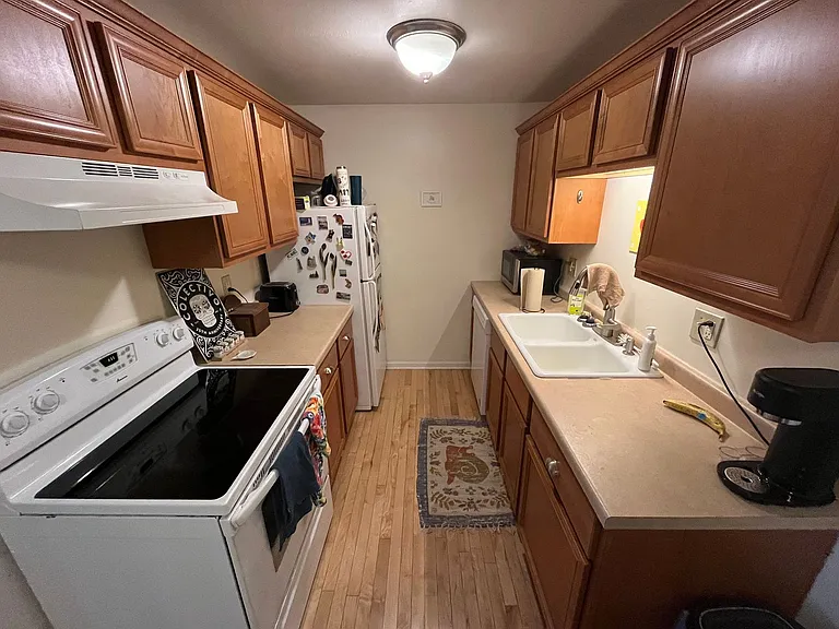 2030 N Oakland Ave — Photo 50