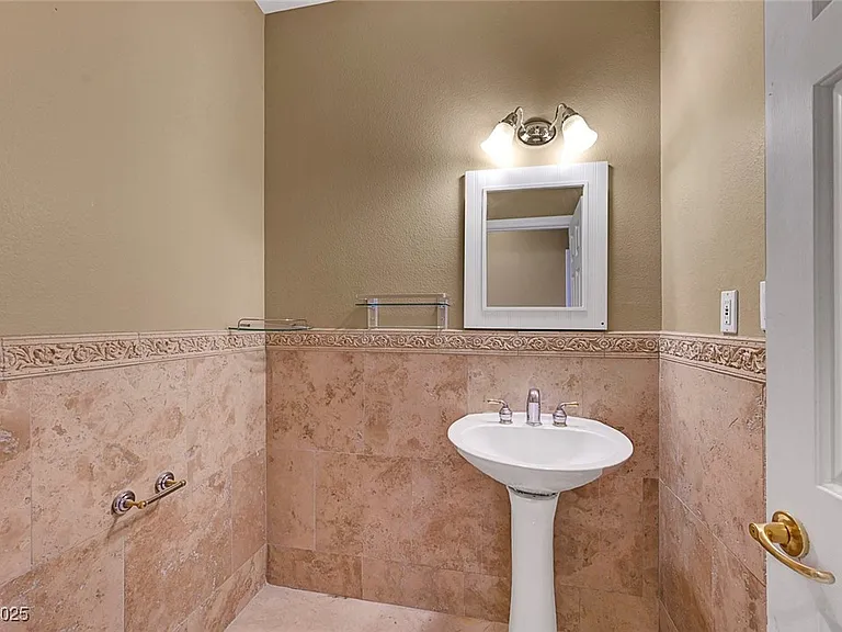 229 N Buteo Woods Ln — Photo 35