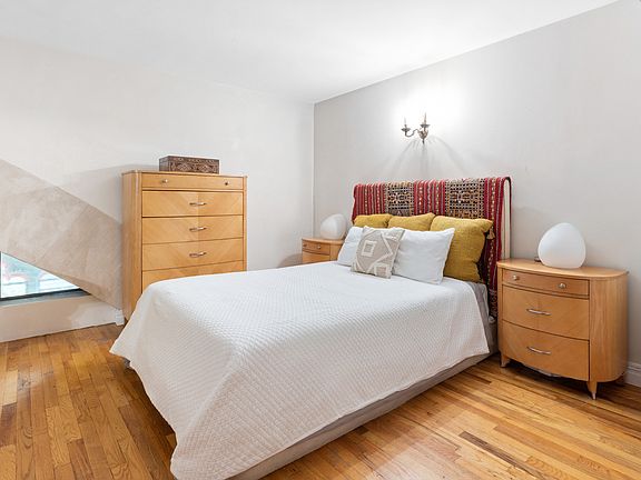 4th image of 205 E 16th St APT 3B
