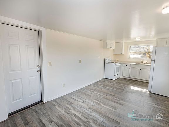 4th image of 365 16th St SE Unit 2