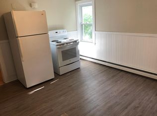 49 South St APT 3E, Cromwell, CT 06416