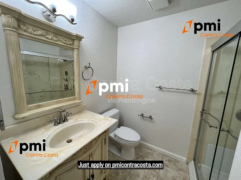 409 Camelback Rd — Photo 13