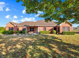 1305 E Highland Rd, Waxahachie, TX 75167