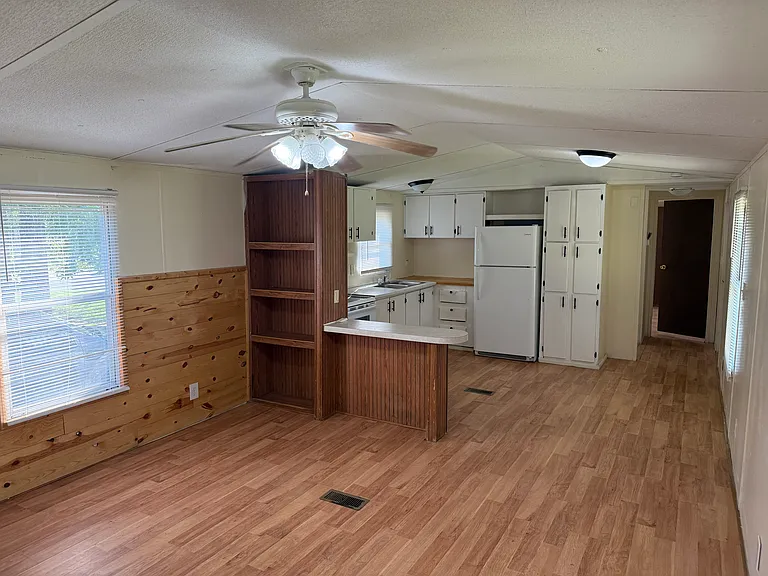 5553 Rivercreek Dr — Photo 6