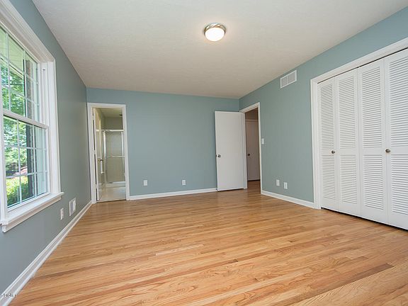 4th image of 9104 Lakeridge Dr