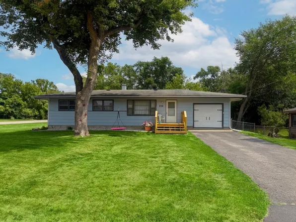 223 Lakewood Dr, Antioch, IL 60002