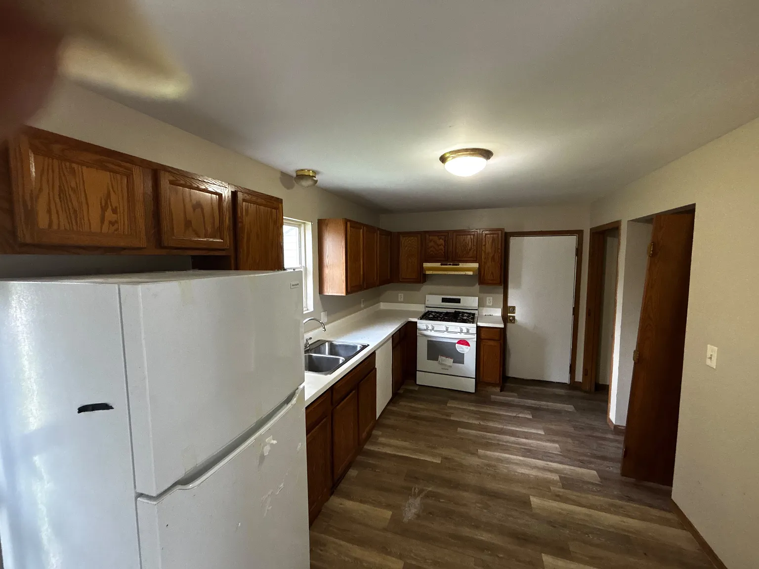 4 bed, 2112 sqft, $1,395 — Photo 3