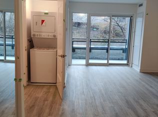 25 Neighbourhood Ln #305, Toronto, ON M8Y 0C4