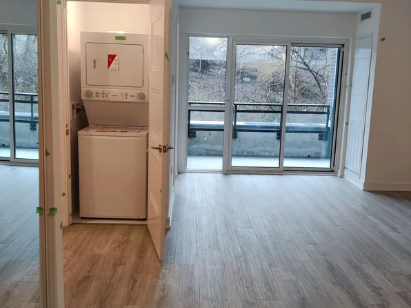 25 Neighbourhood Ln, Toronto, ON