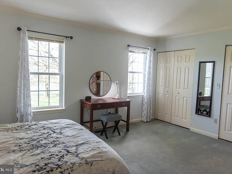 609 Cambridge Ct — Photo 28