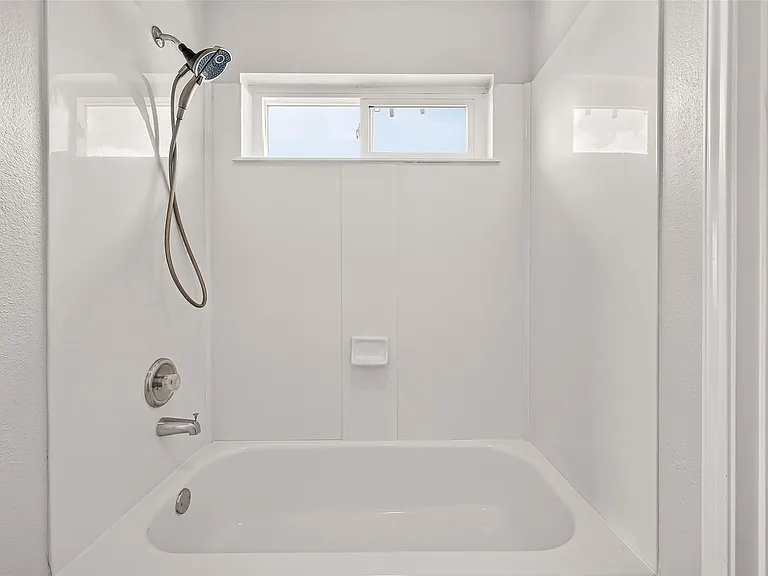 1415 Kennewick Ct — Photo 41