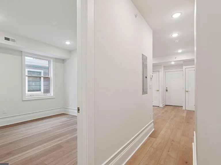 1822 Chestnut St #3B — Photo 10