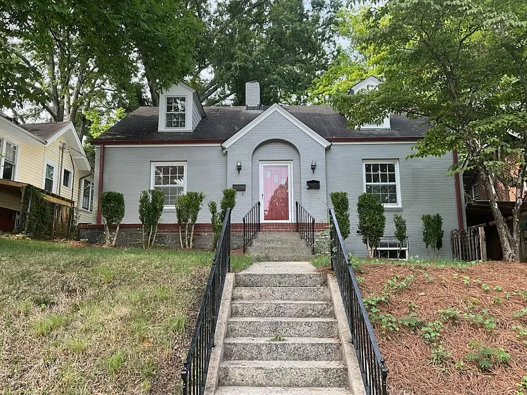 1203 W Friendly Ave - A — Photo 4