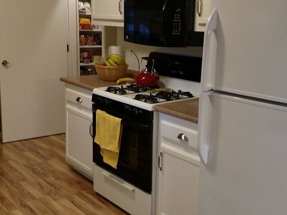 4th image of 2580 Graceland Way