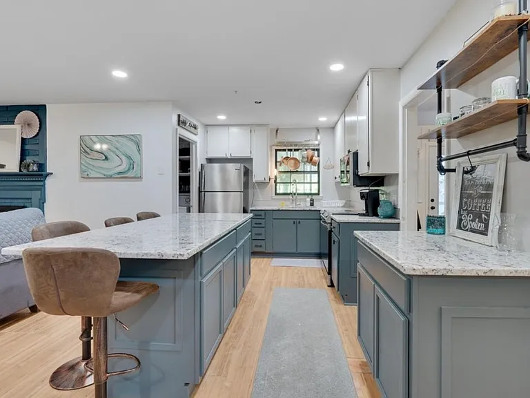 409 Northclift Dr — Photo 20