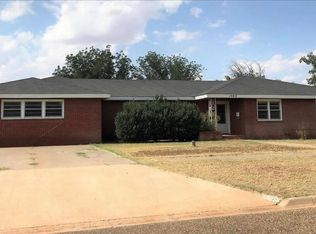 1305 E Hester St, Brownfield, TX 79316