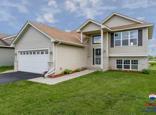 907 Wendover St NE, Isanti, MN 55040