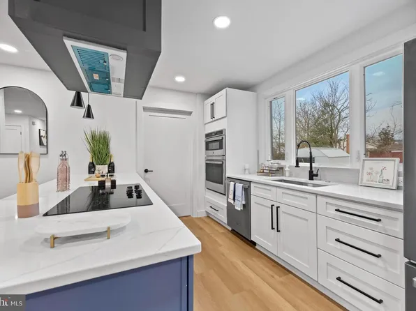 708 W Jasper Ct, Sterling, VA 20164