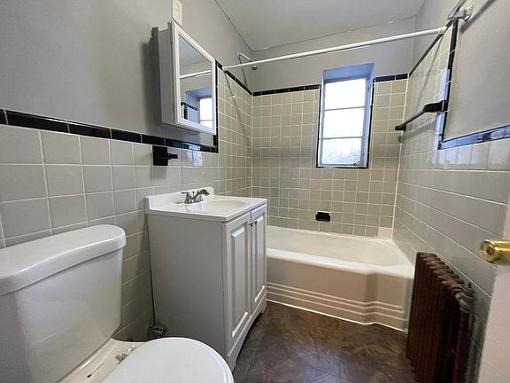 4th image of 710 Sanford Ave #2B