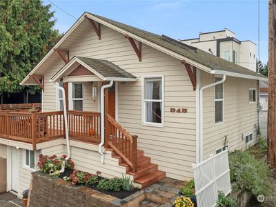915 N 39th Street, Seattle, WA, 98103