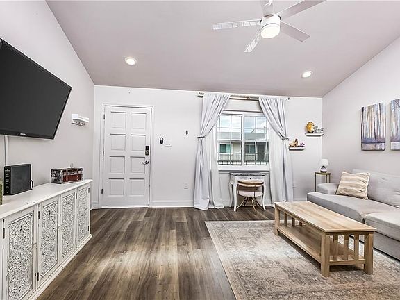 4th image of 1765 Coliseum St APT 407