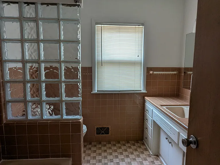 8833 W Hawthorne Ave — Photo 8
