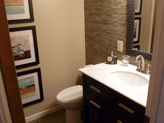 1/2 Bath
